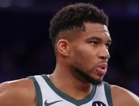 PG电子-ESPN记者:阿德托昆博愿意与凯尔特人或热火签下长约